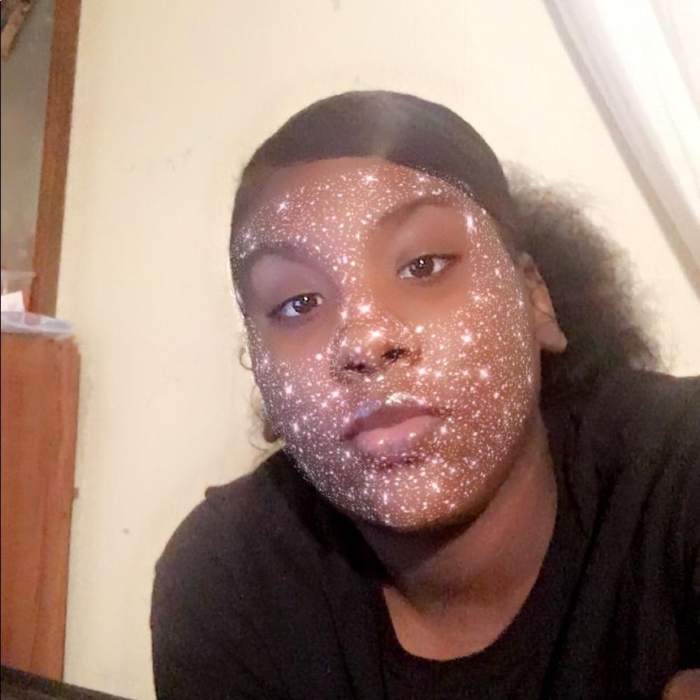 Meet your Posher, Naitaija